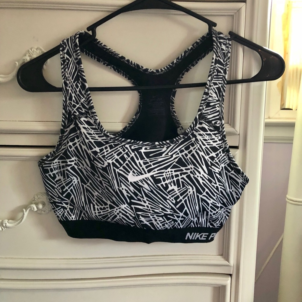 Nike Pro Sports Bra